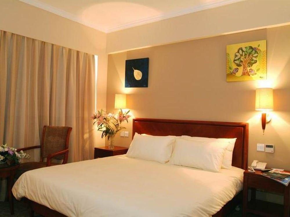 undefined GreenTree Inn Shanghai Hongqiao Airport Hotel 9