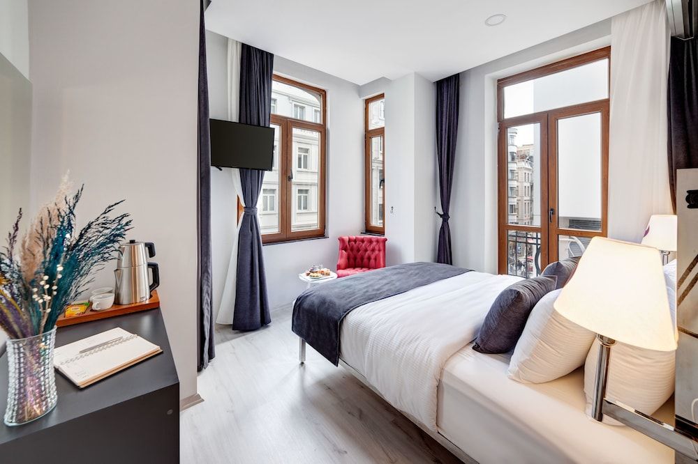 undefined Lime Garden Hotel 2