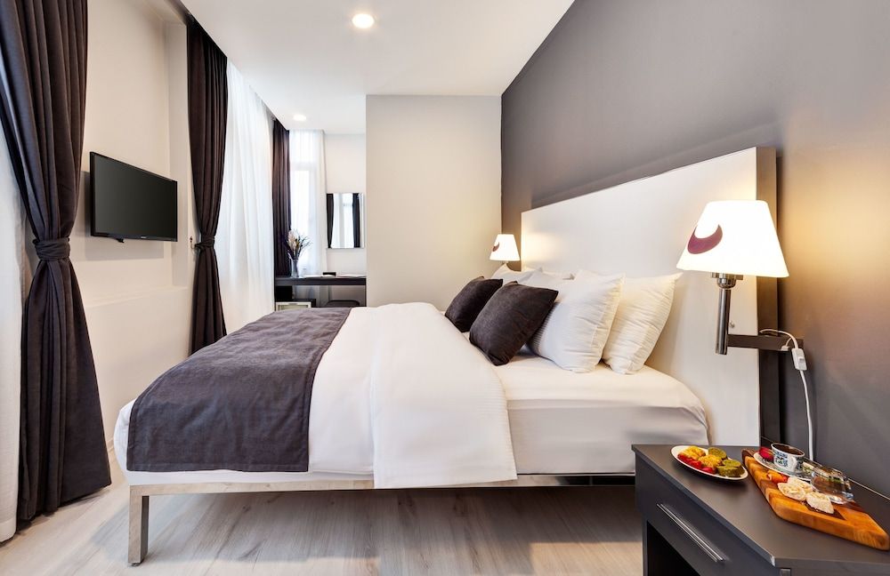 undefined Lime Garden Hotel 3