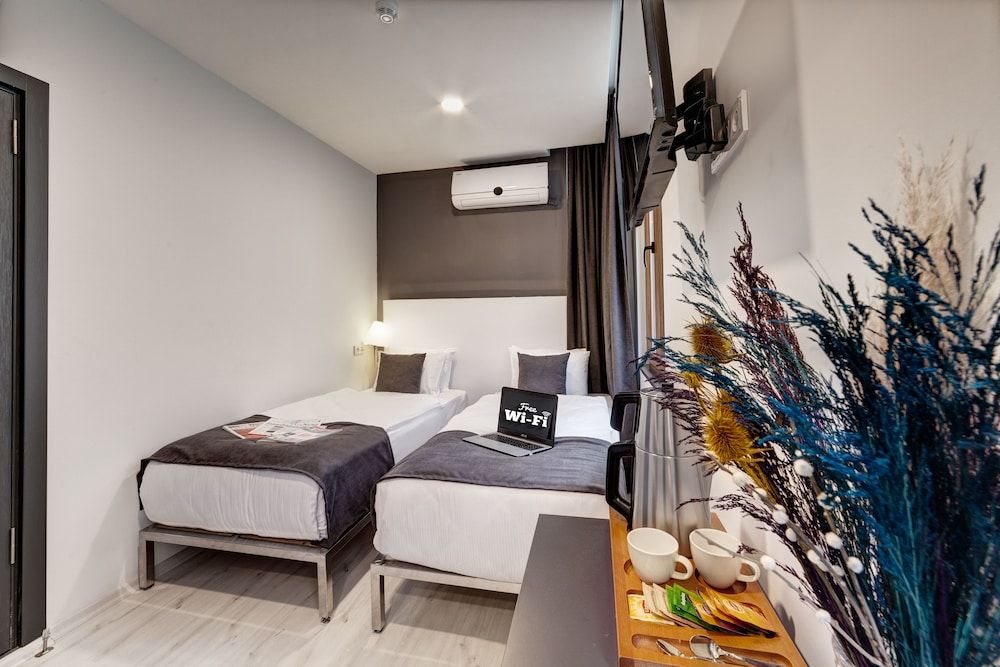 undefined Lime Garden Hotel 9