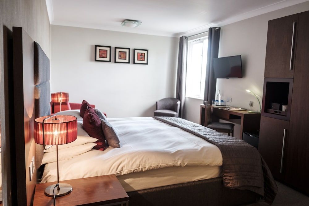 undefined The Fox & Goose Hotel 10