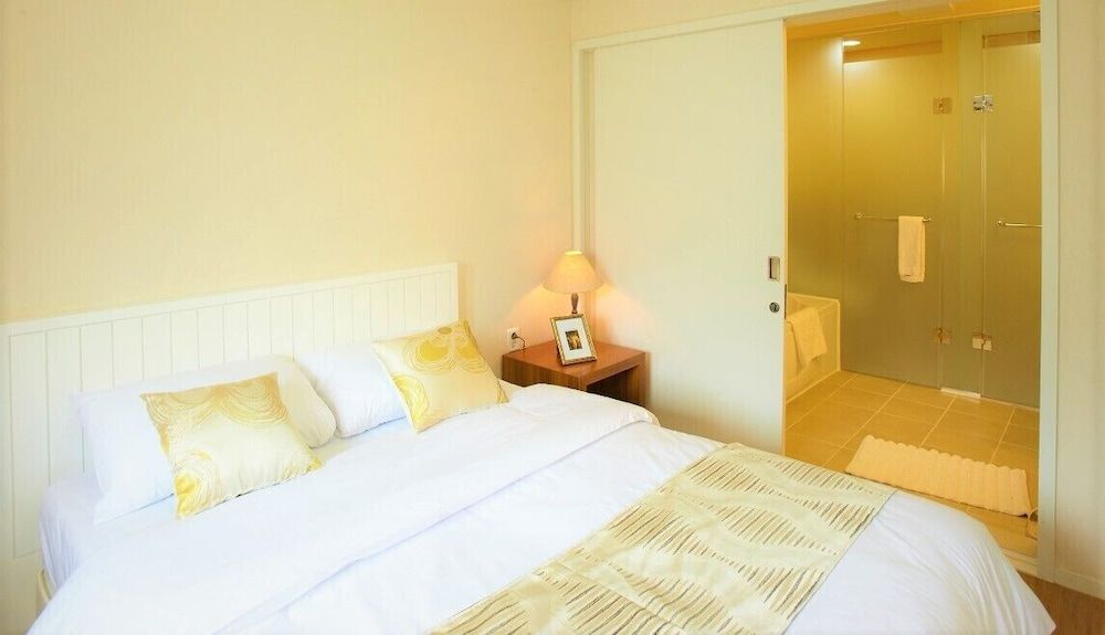 Donggang Cistar Suite (A, Room type Randomly Assigned)