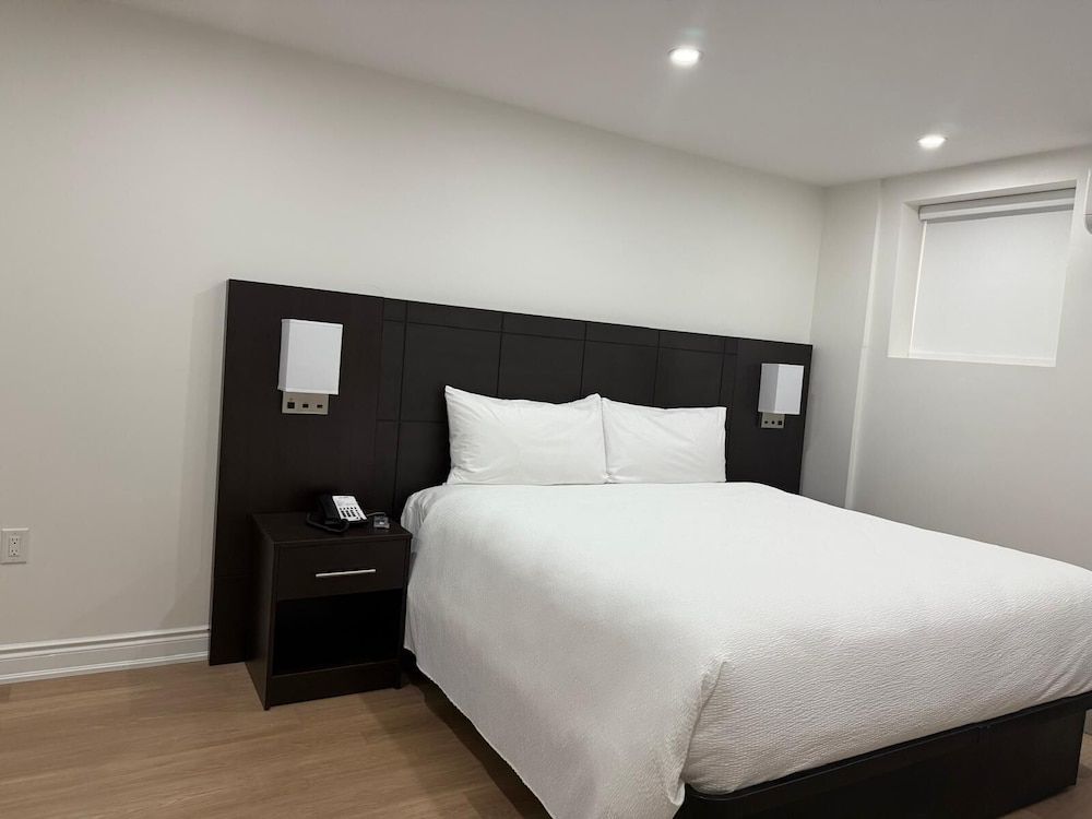 undefined Nu Hotel Toronto 8