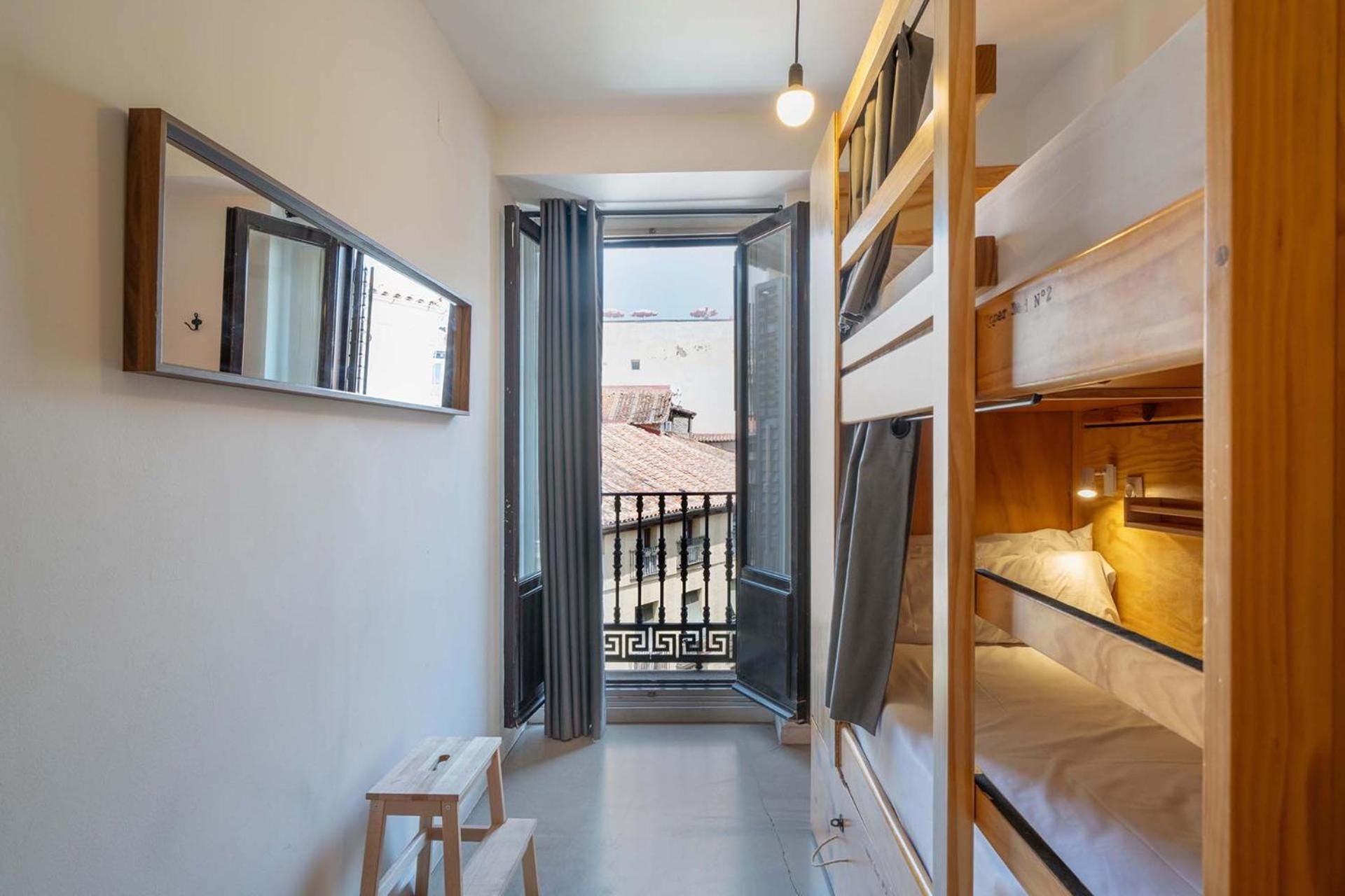 1 Person in 4-Bed Dormitory with Shared Bathroom - Mixed