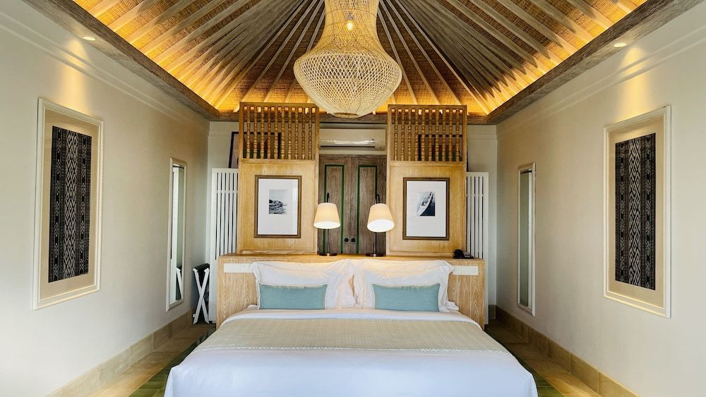 Larantuka Paranomic View Suite