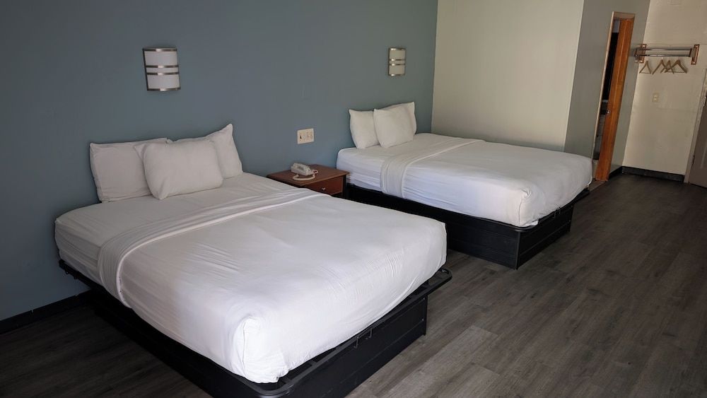 Crystal Inn Neptune Room, 2 Queen Beds 4