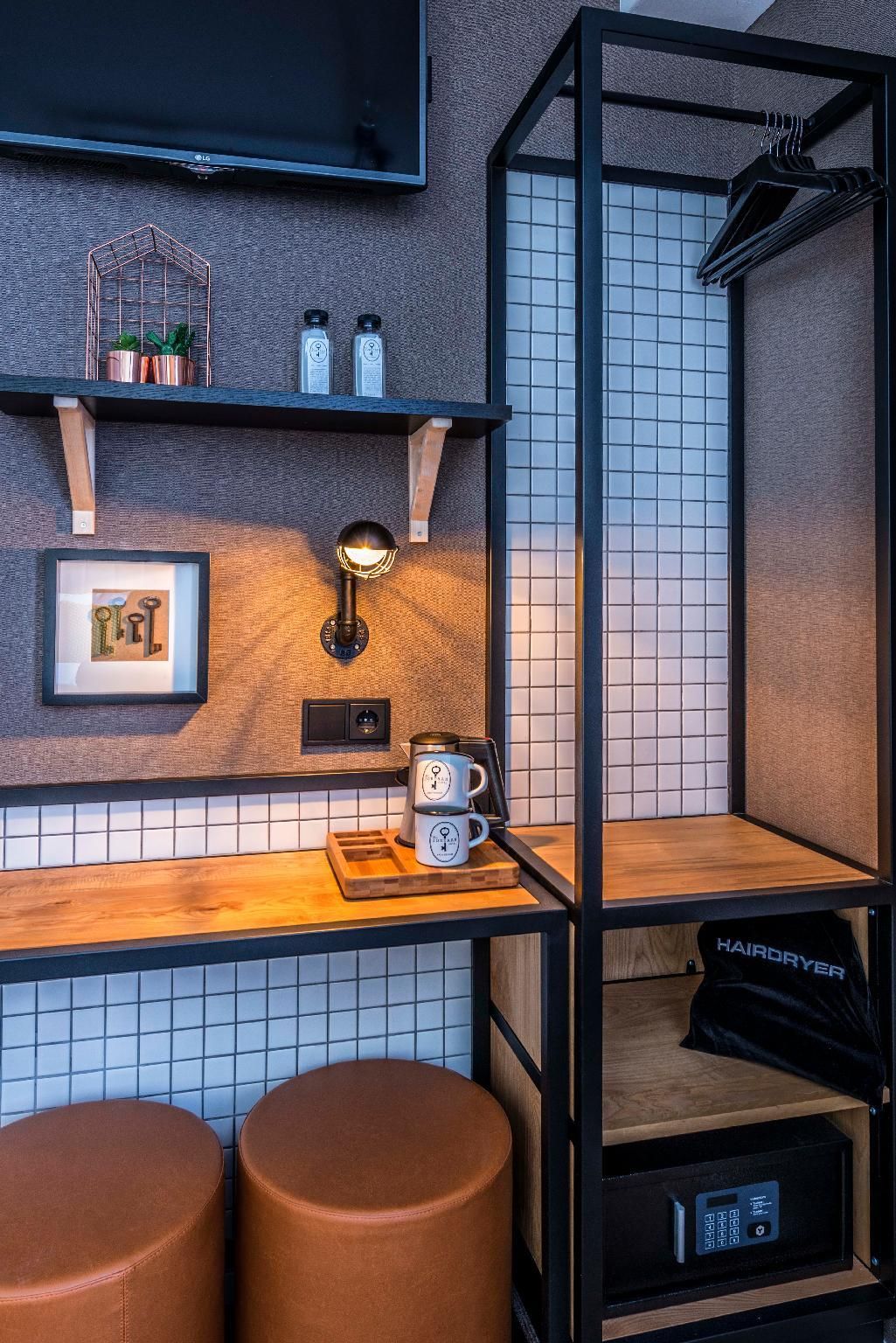 undefined Mr. Jordaan 5