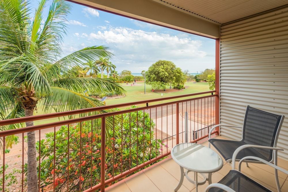 The Continental Hotel Broome Parkview Queen room 4