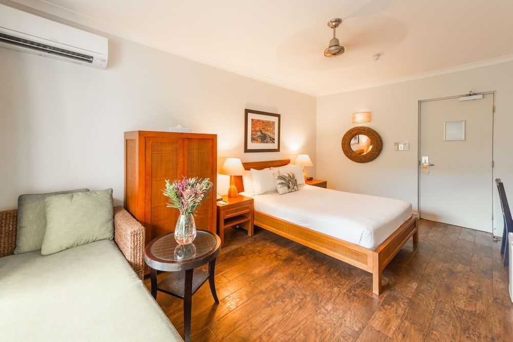 The Continental Hotel Broome Poolview Queen room 3