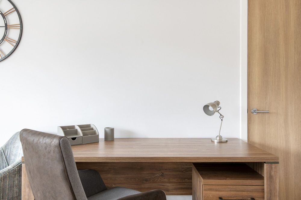 HQ Aparthotel Farnborough Business Apartment, 1 Bedroom, Kitchen 8