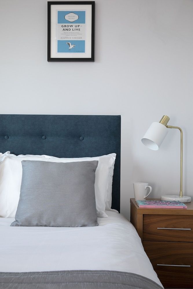 HQ Aparthotel Farnborough 1 Bedroom Apartment Twin 4