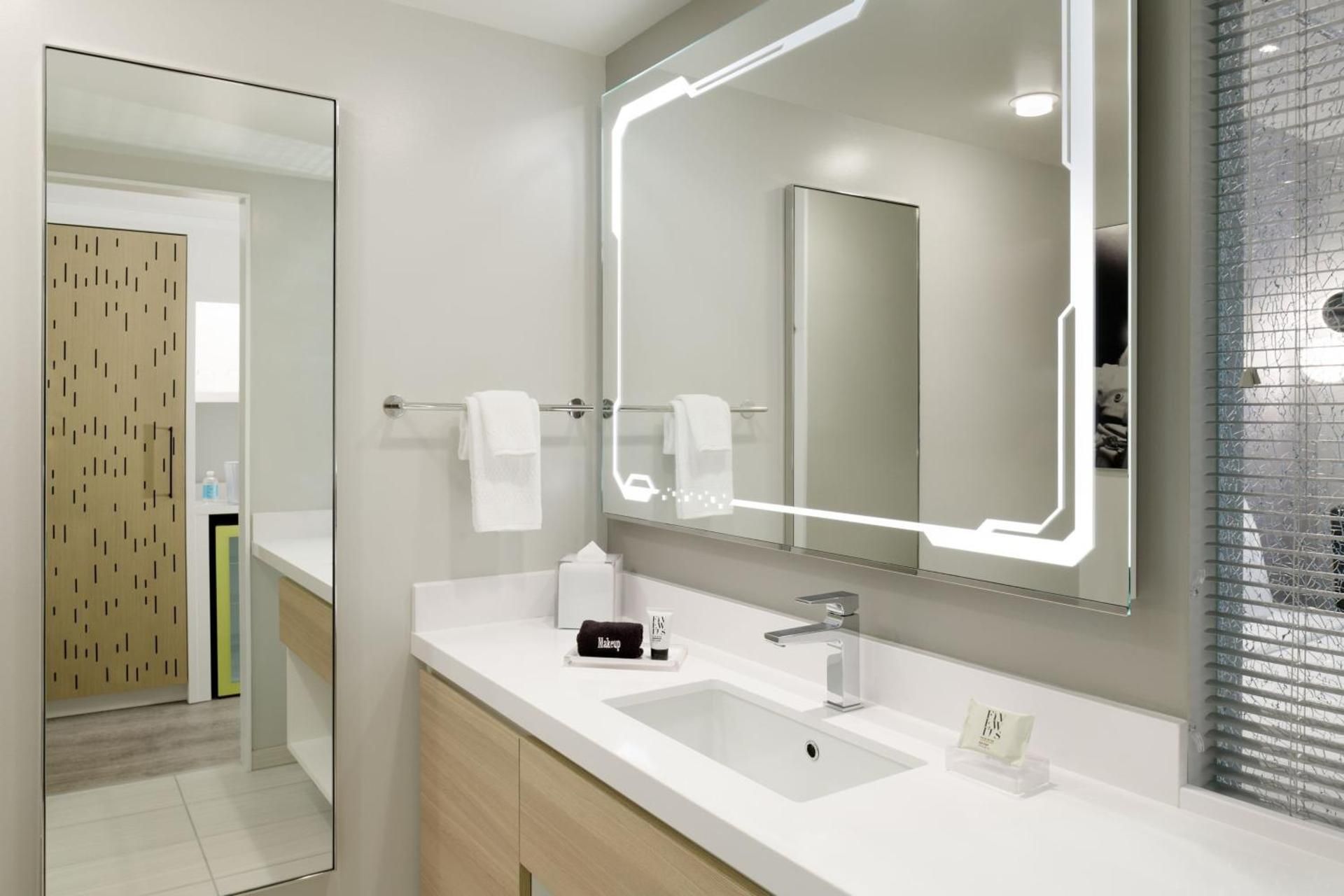 undefined Astra Hotel, Seattle, A Tribute Portfolio Hotel by Marriott 7
