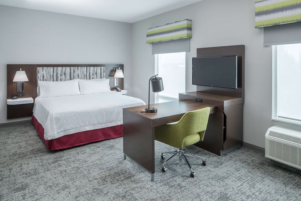 Studio, 1 King Bed, Accessible, Bathtub