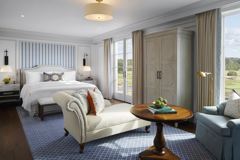 Keswick Hall Deluxe Room, 1 King Bed, Balcony (Terrace) 3