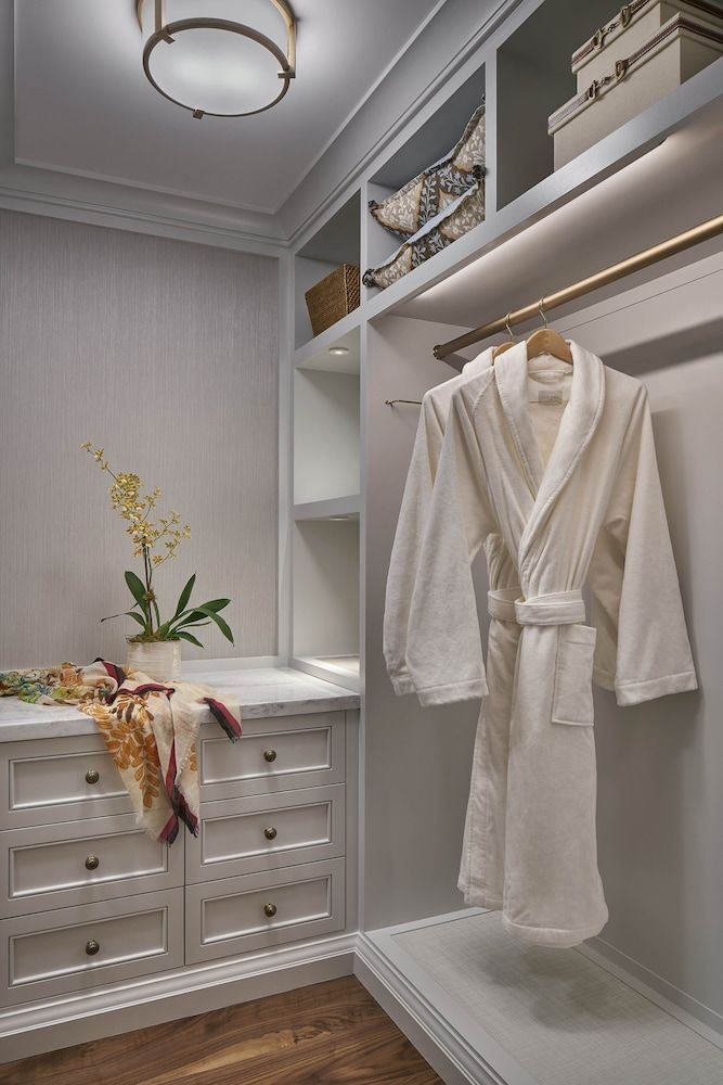 Keswick Hall Deluxe Room, 1 King Bed, Balcony (Terrace) 8