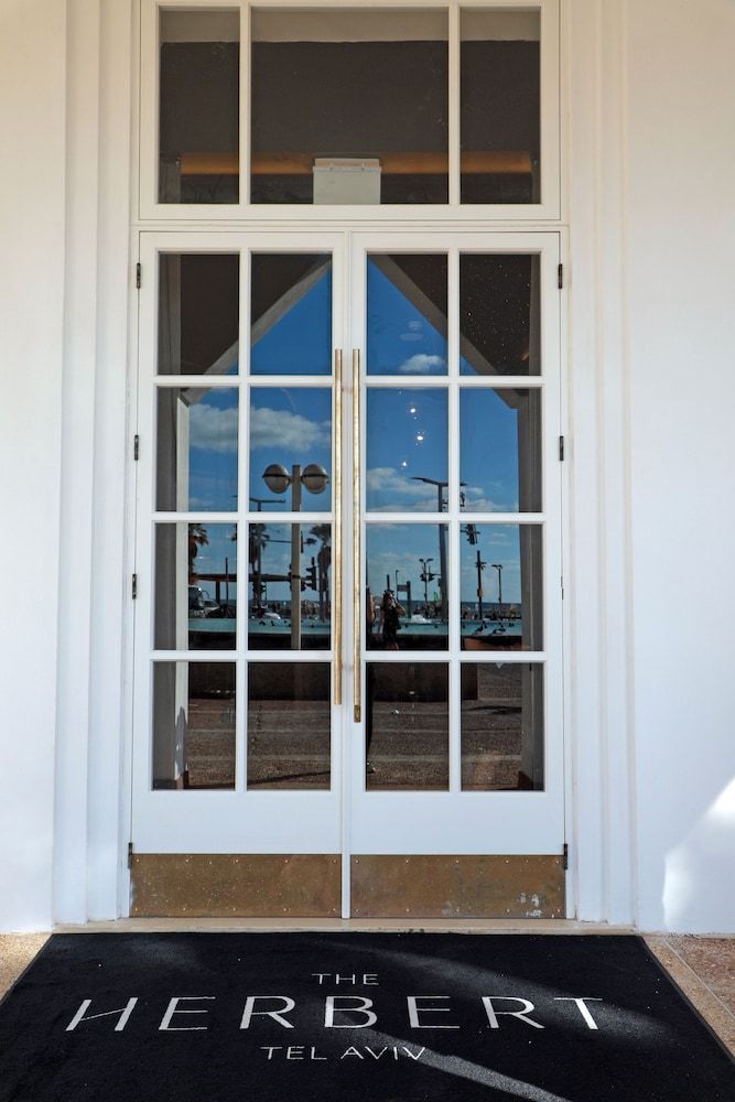 undefined The Herbert 7