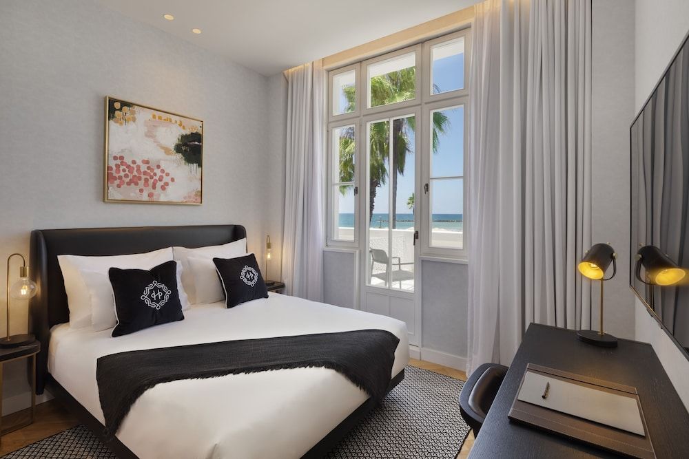 undefined The Herbert