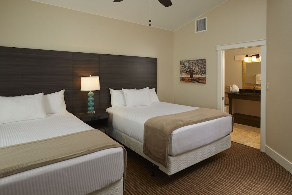 Deluxe Room, 2 Queen Beds (Deluxe Villa 2 Queens)