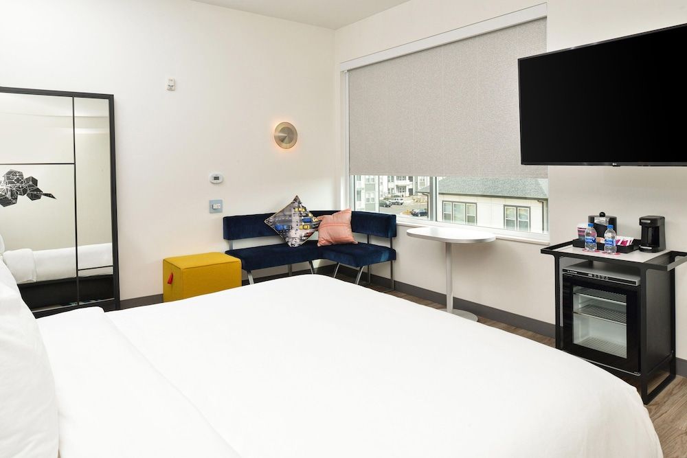 Room, 1 King Bed (Savvy)