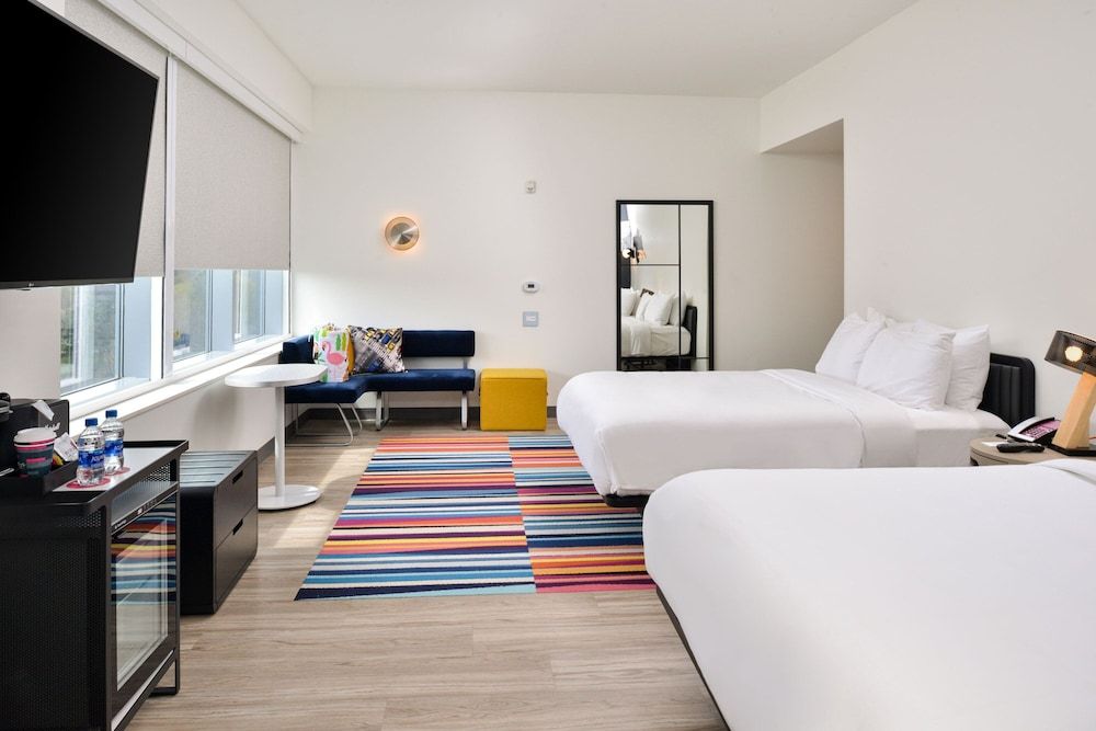 Room, 2 Queen Beds (Savvy)