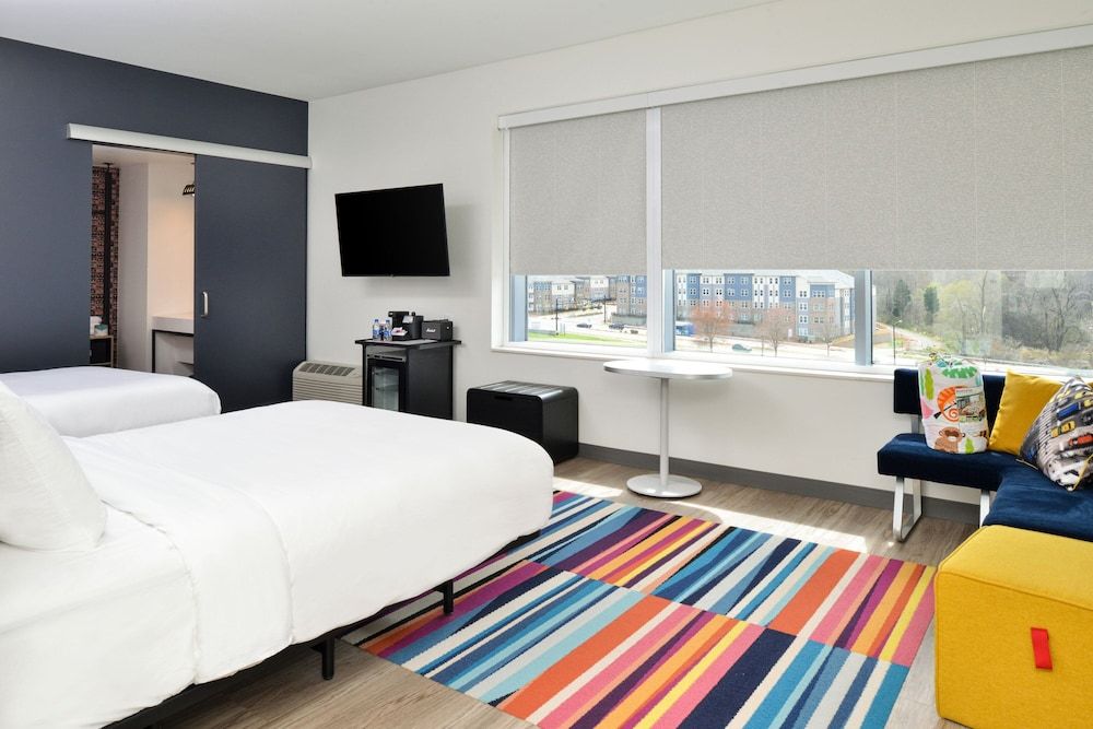 Room, 2 Queen Beds (Savvy)