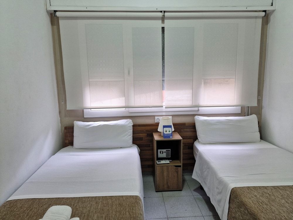 undefined Hostal Elkano 9