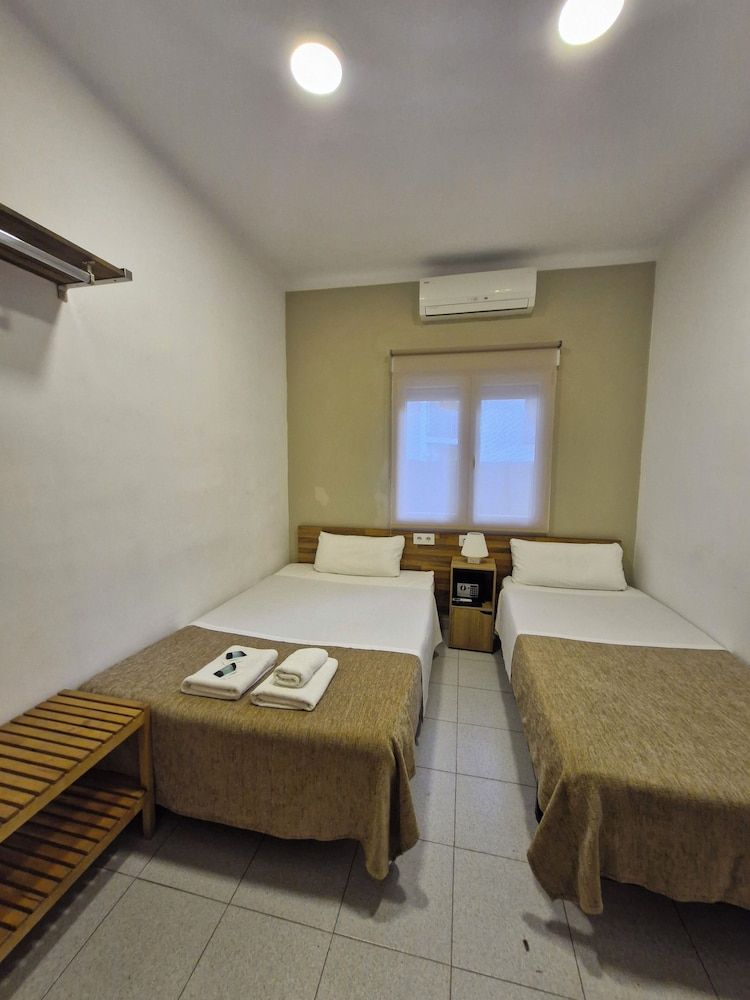undefined Hostal Elkano 10