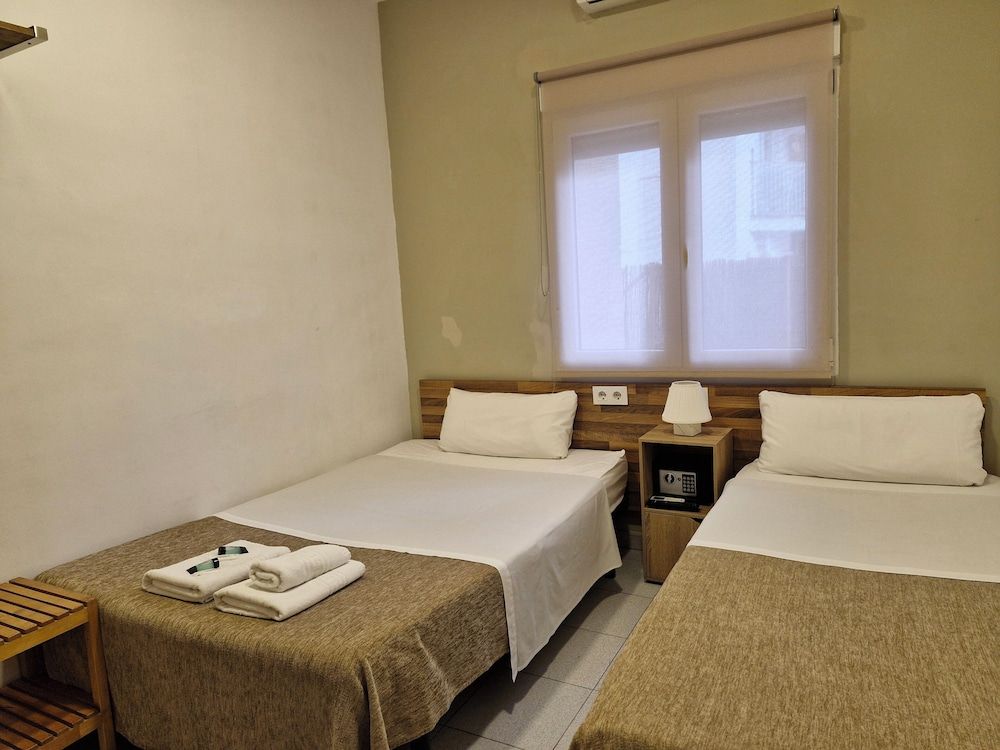 undefined Hostal Elkano 2