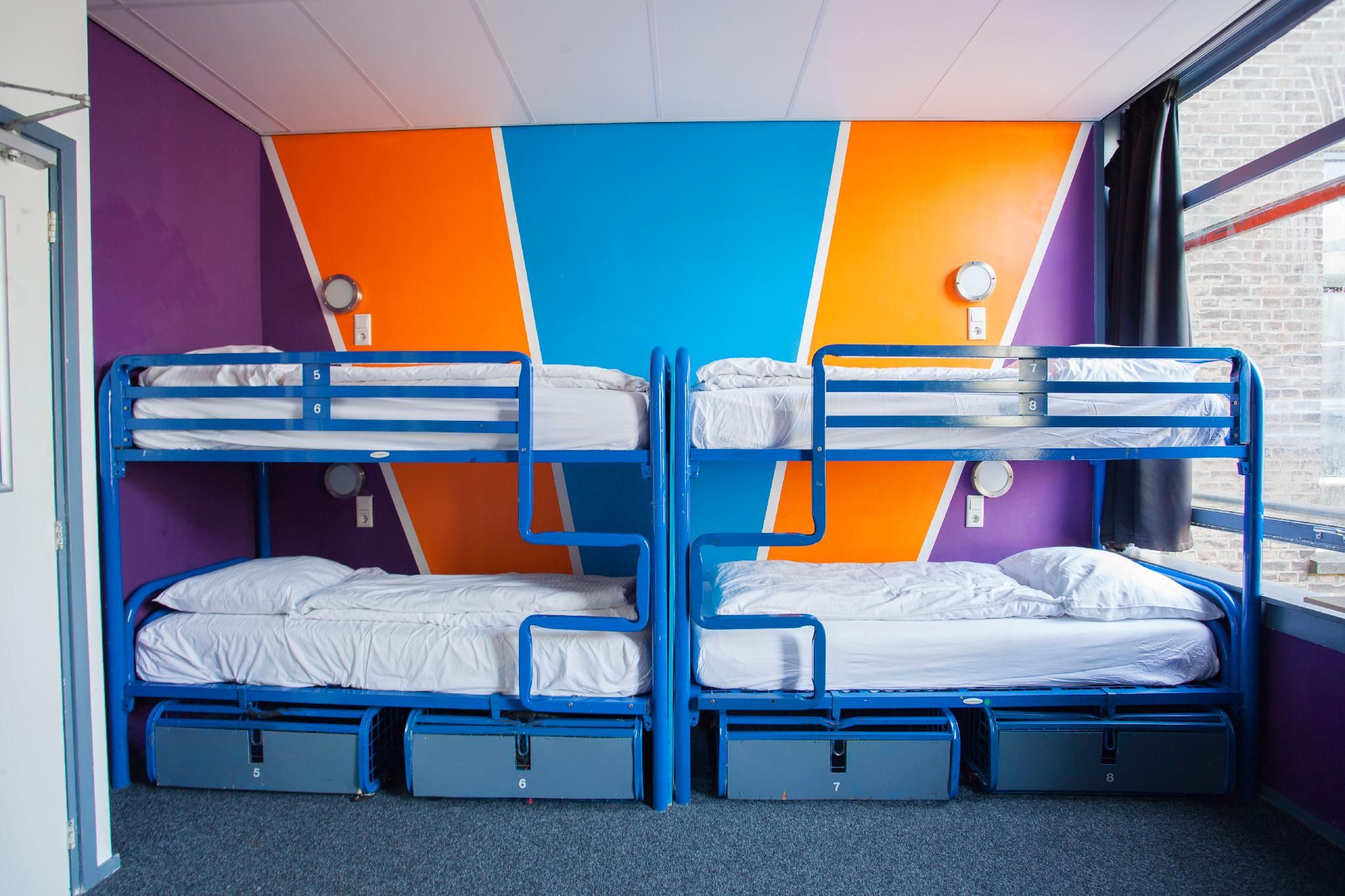 undefined The Flying Pig Downtown Youth Hostel 10