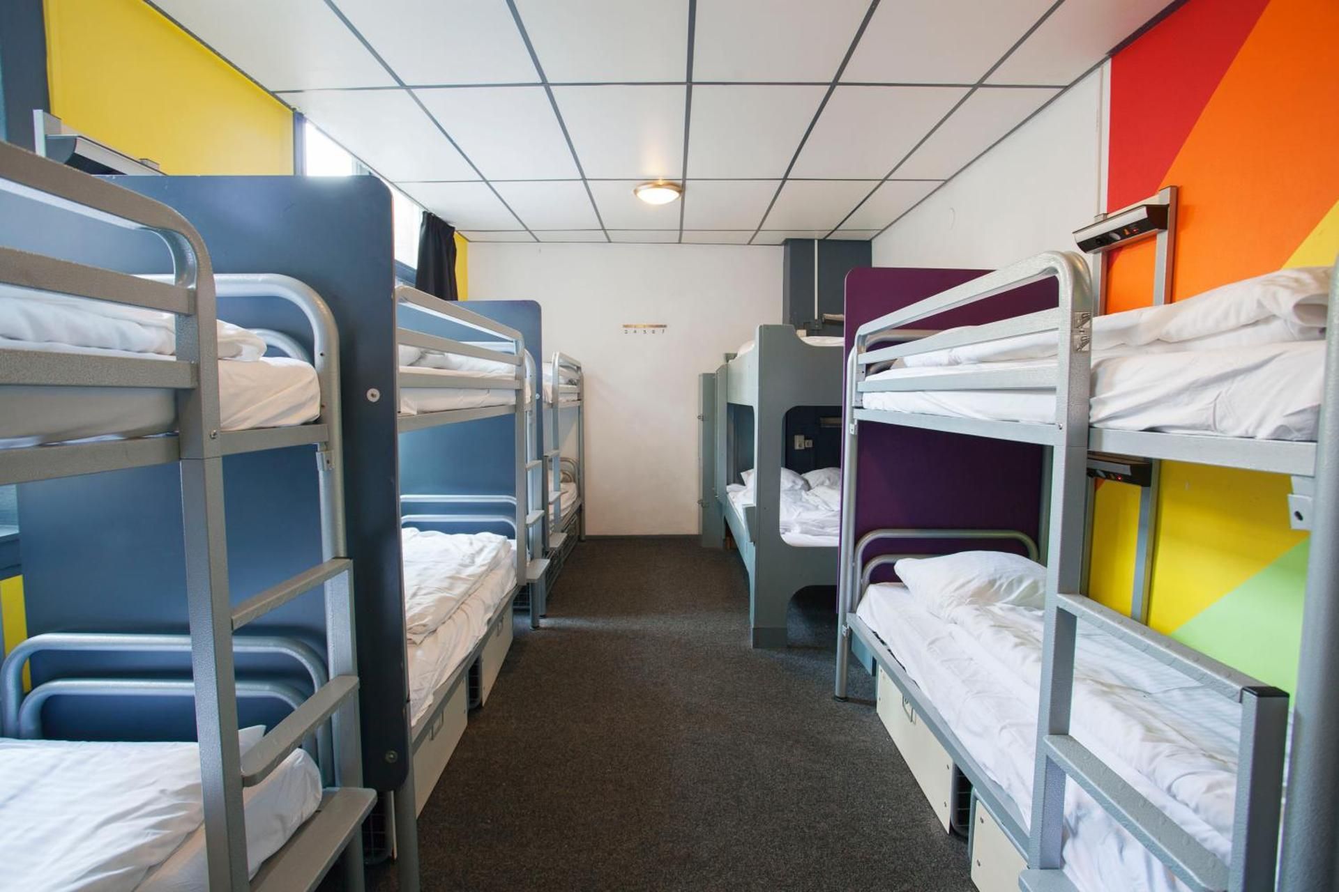 Queensize bed in 12 Person Mixed Dormitory Room