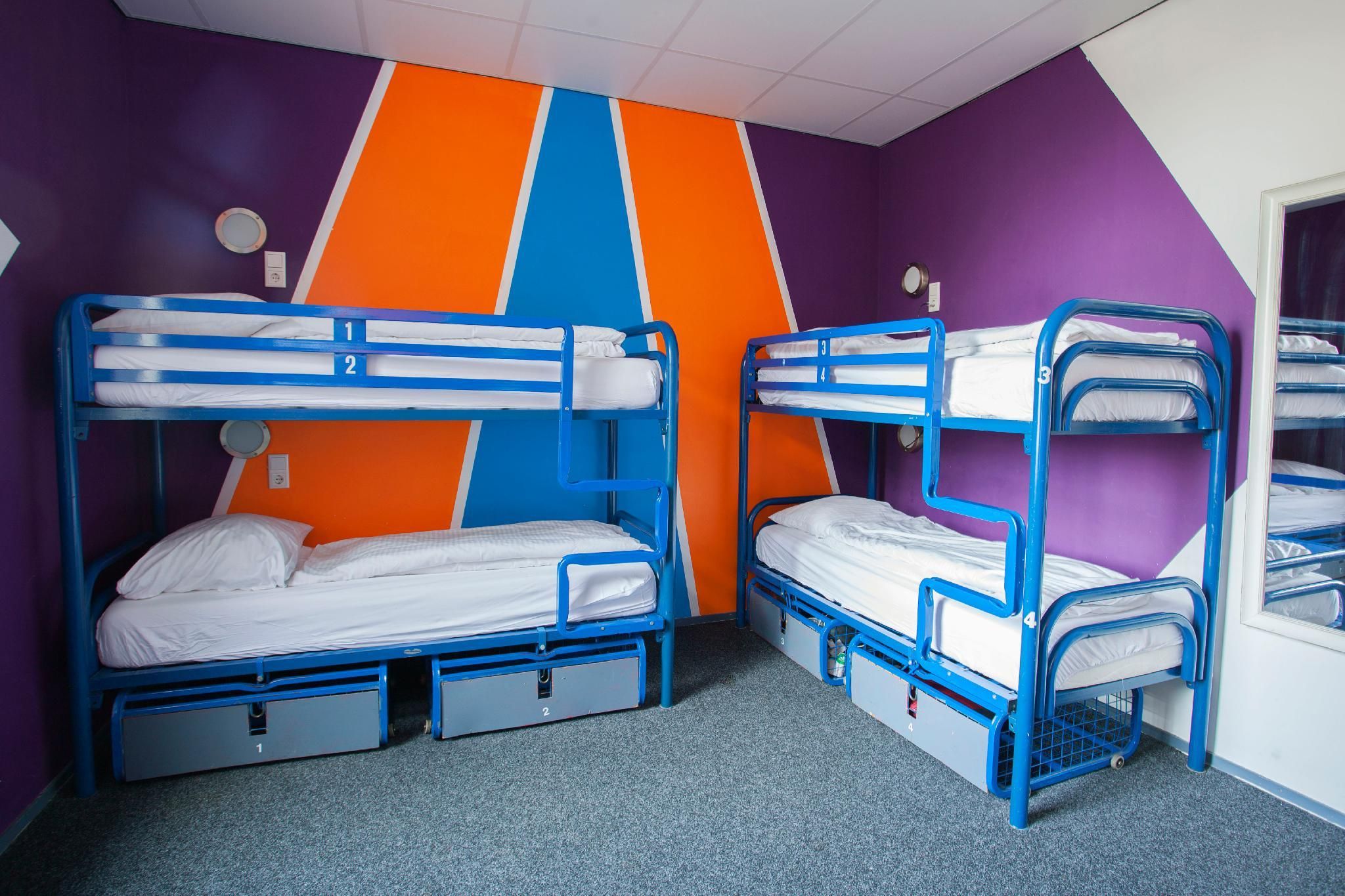 1 Person in 4-Bed Dormitory with En-Suite - Mixed