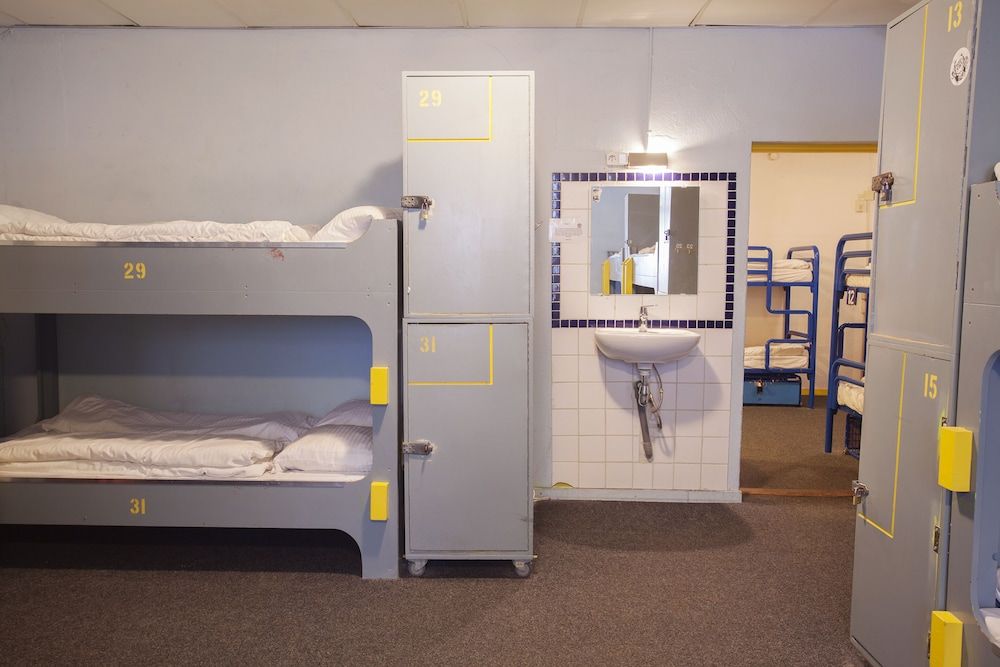 The Flying Pig Downtown Youth Hostel Double Bed in a 6-Bed Dorm (1 bed, 2 guests)