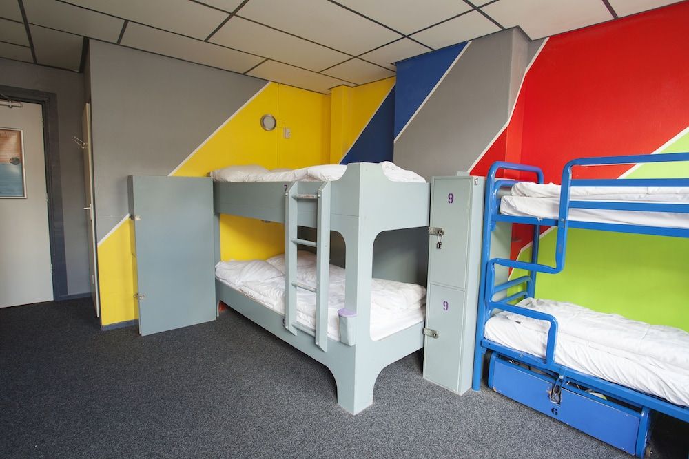 The Flying Pig Downtown Youth Hostel Double Bed in a 6-Bed Dorm (1 bed, 2 guests) 9