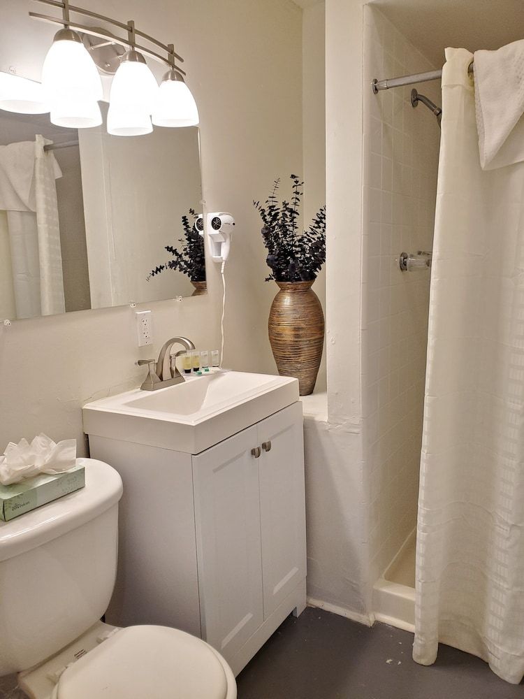 Coronado Island Inn Standard Room, 1 King Bed 3