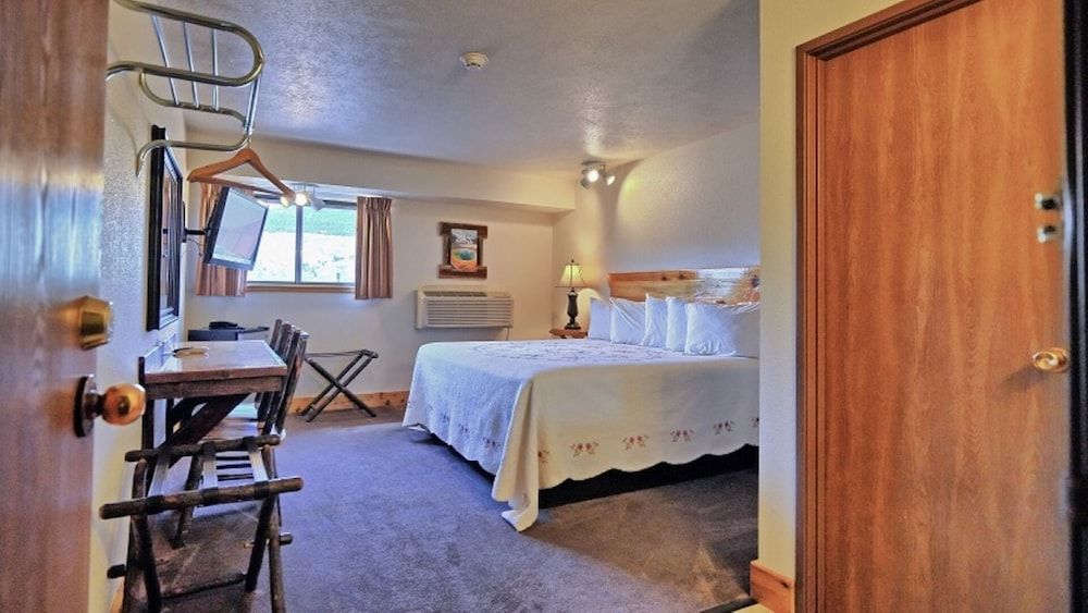 Standard Room, 1 King Bed, Non Smoking