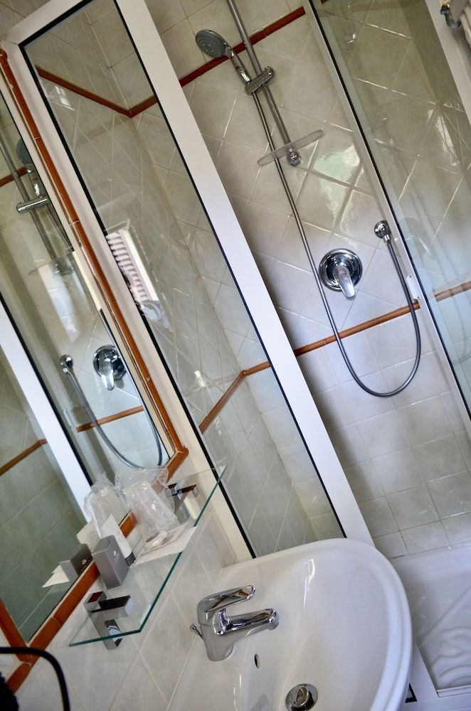 Sourire Hotel Standard Double or Twin Room 6