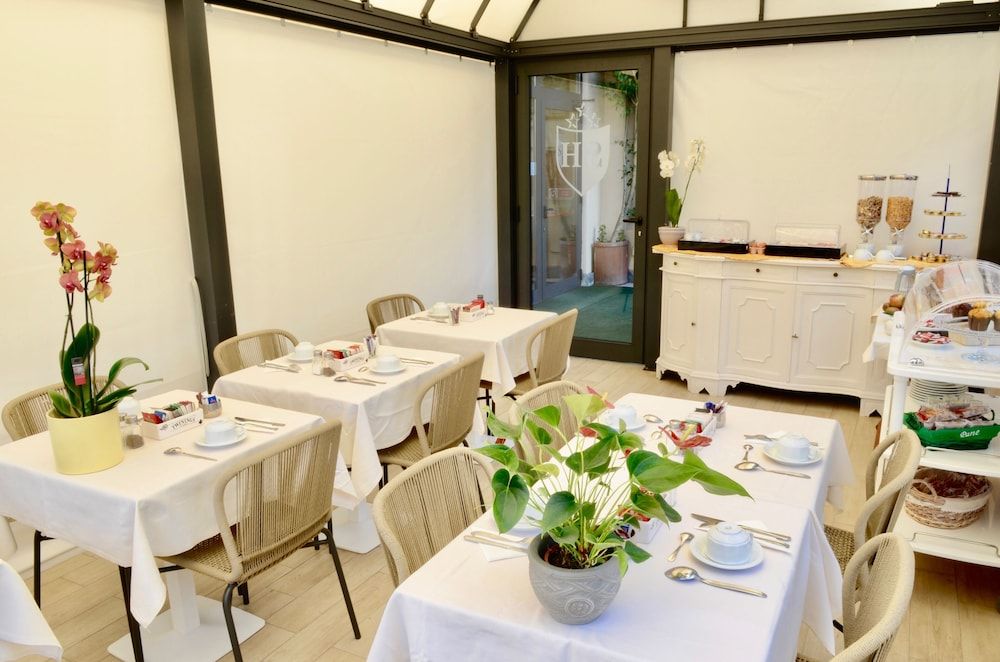 undefined Sourire Hotel 8