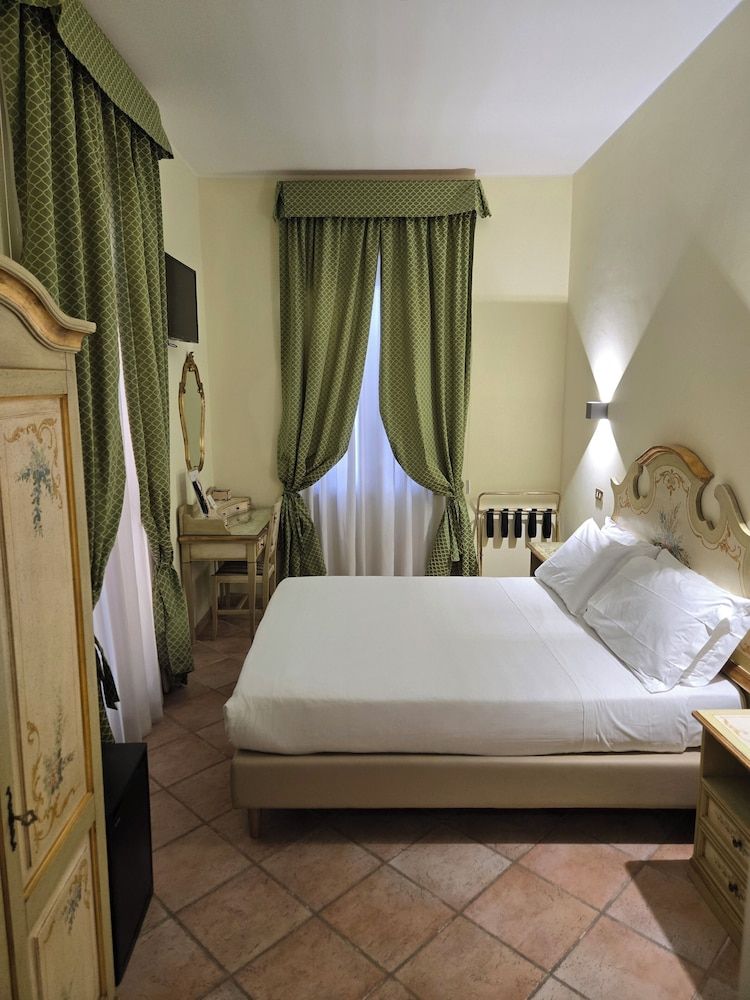 undefined Sourire Hotel 4