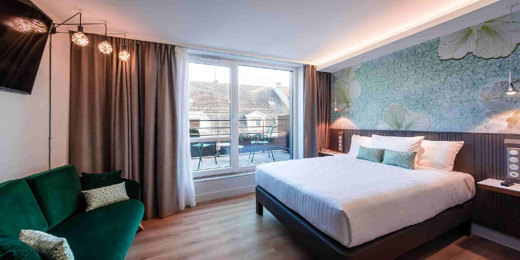 1 King Suite