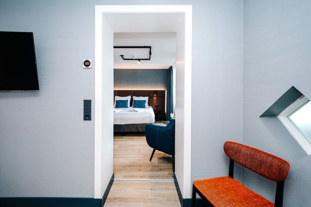 Amsterdam Beach Hotel Family Room 6