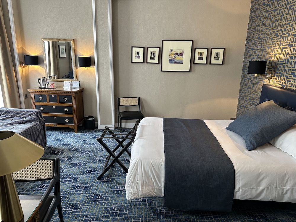 Churchill Hotel Bayeux Centre Deluxe Double Room 2