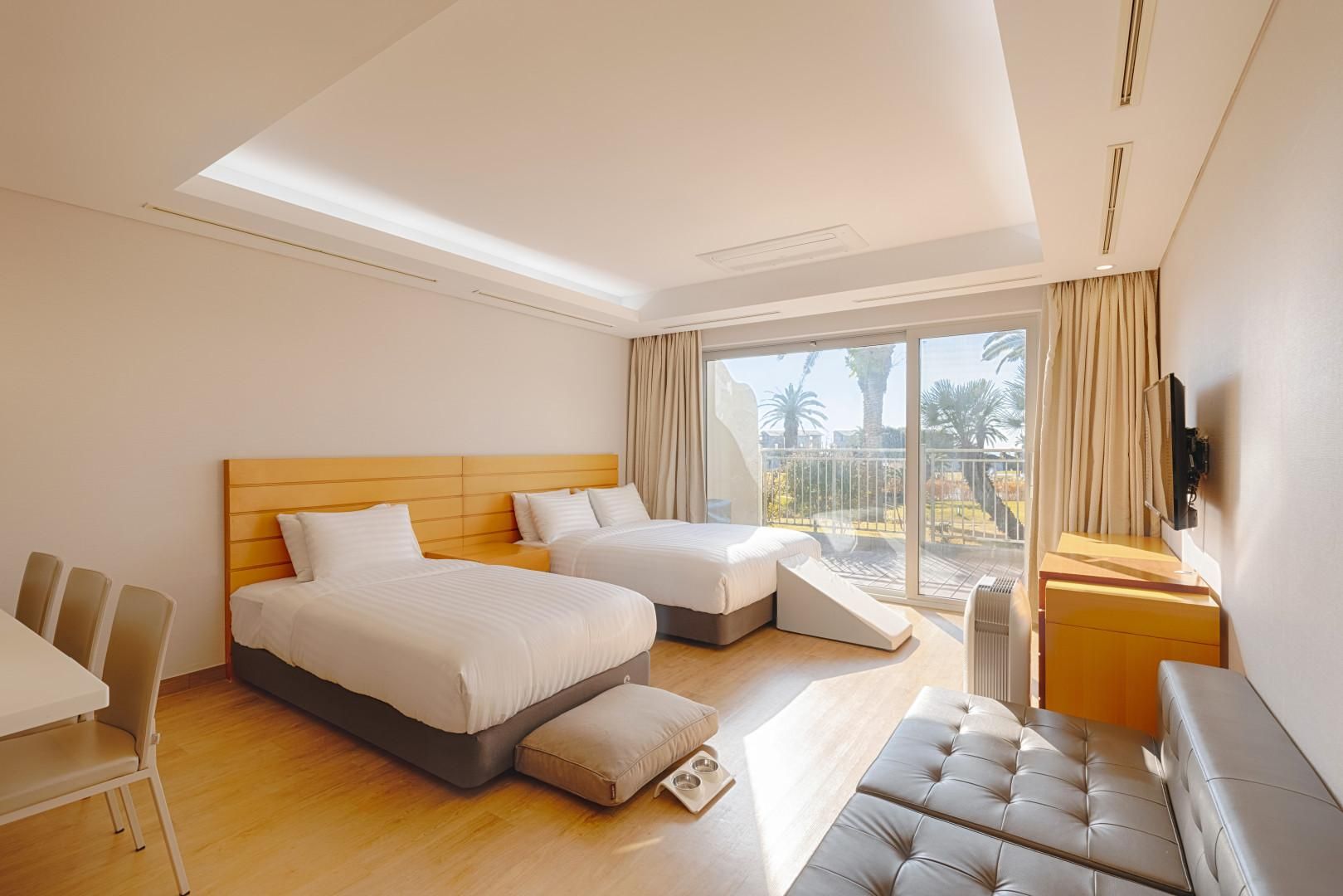 Resort Standard Family Twin Room - Rabies and Vaccination Certificate within Two Years