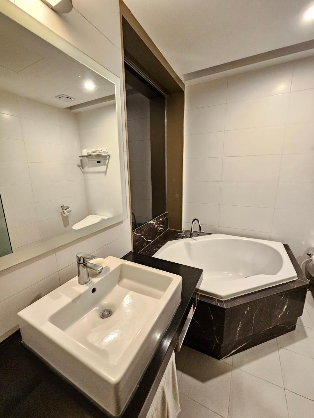 SONO CALM JEJU Resort Garden and Ocean View Family Room with Two Double Beds without Kitchen 3