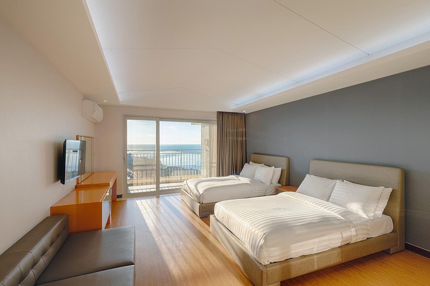 SONO CALM JEJU Resort Garden and Ocean View Family Room with Two Double Beds without Kitchen
