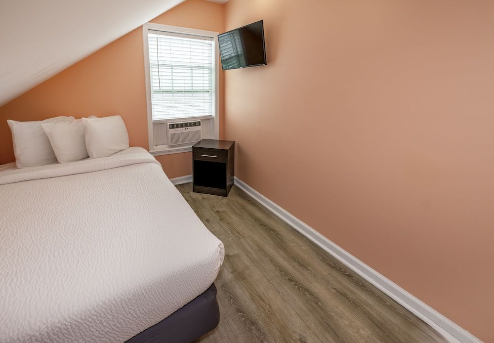 Three Bedroom Suite 2 Double Beds and 1 King