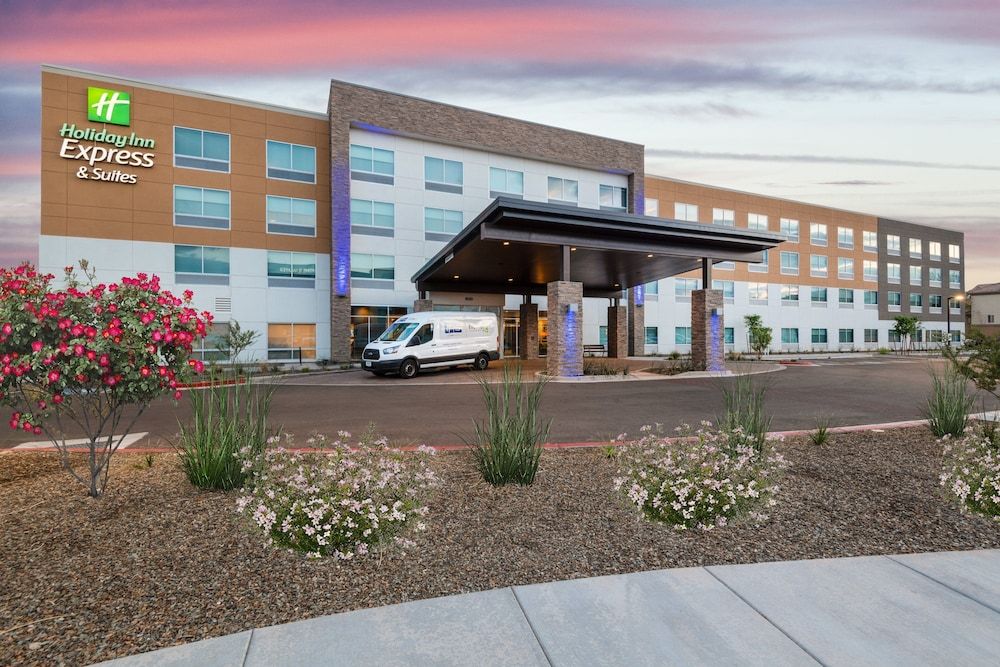 undefined Holiday Inn Express & Suites Phoenix - Airport North by IHG 6