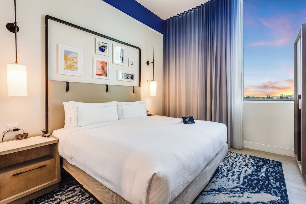 Suite, 1 King Bed