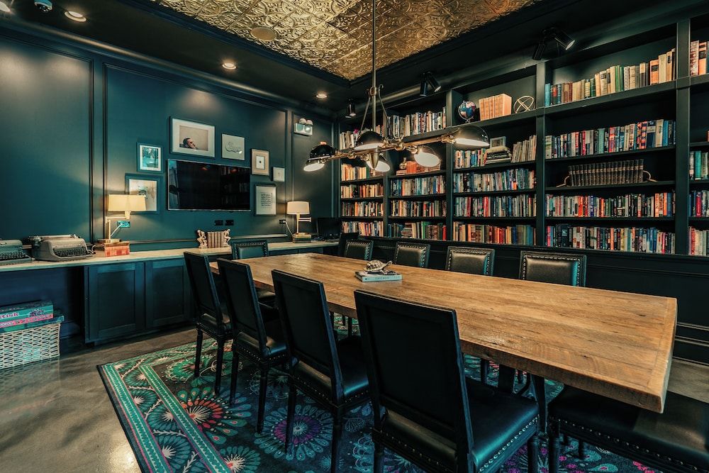 undefined The Guesthouse Hotel 9