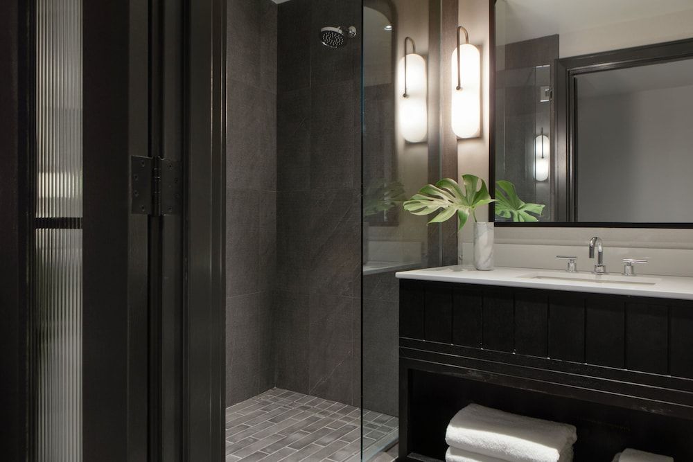 Kimpton Shane Hotel by IHG Room, 1 King Bed (High Floor) 4