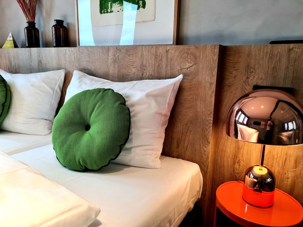 KONCEPT Hotel International Medium Extra 5